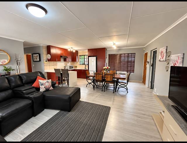 3 BEDROOM HOUSE FOR SALE IN RIVERSDALE